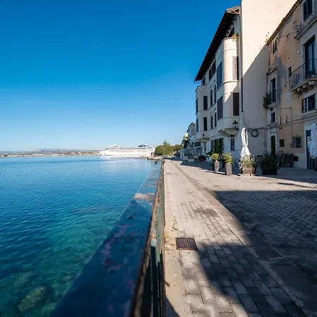 Palazzo Blanco Suites